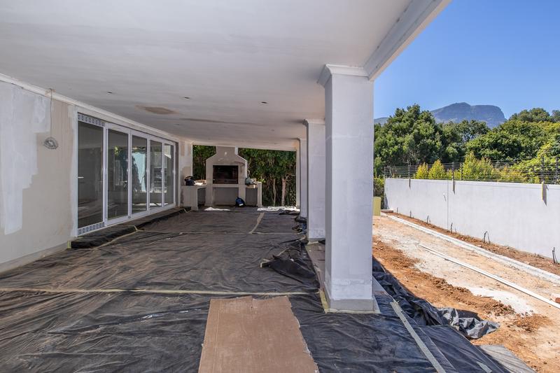 5 Bedroom Property for Sale in Constantia Western Cape